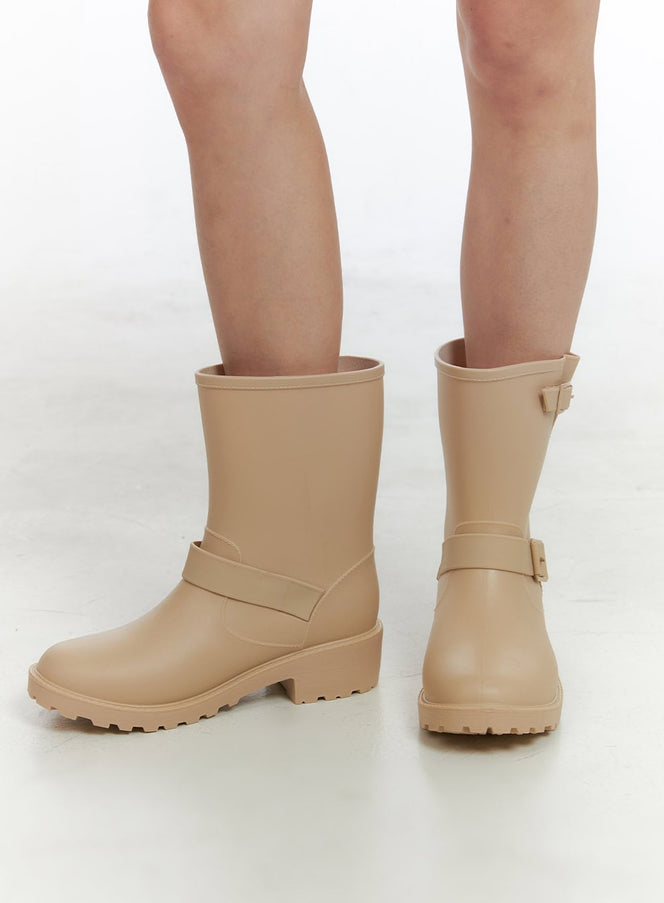 buckle-rubber-midi-boots-ol411 / Beige