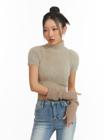 fuzzy-turtleneck-short-sleeve-sweater-cj429 / Beige