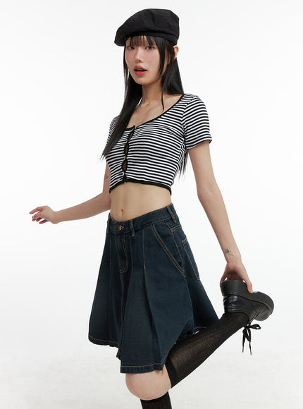 stripe-buttoned-crop-top-cl403 / Black