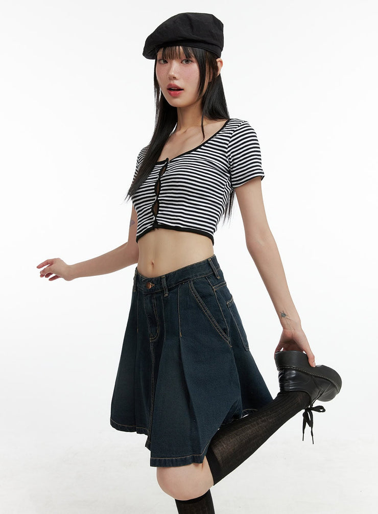 stripe-buttoned-crop-top-cl403 / Black