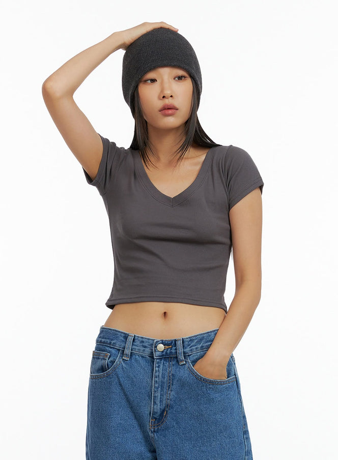 basic-v-neck-crop-tee-il409 / Dark gray