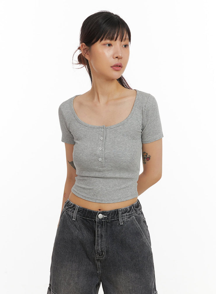 slim-fit-buttoned-u-neck-crop-top-iy410 / Gray