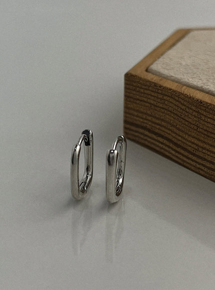 simple-square-ring-earrings-il415