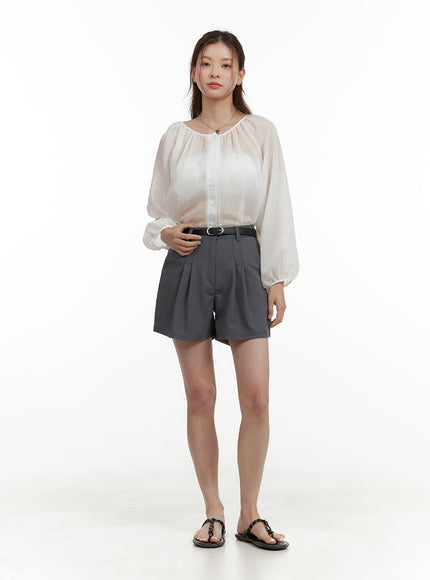 pintuck-tailored-shorts-ou411