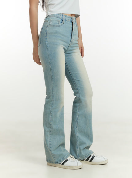 light-washed-bootcut-jeans-cu428