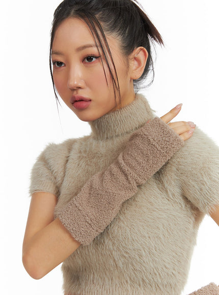 fuzzy-fingerless-arm-sleeves-cj429