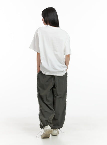 side-details-cargo-joggers-cl402