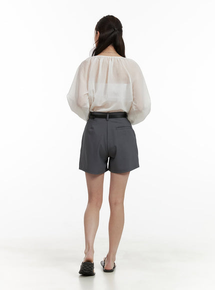 pintuck-tailored-shorts-ou411