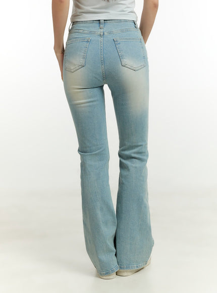 light-washed-bootcut-jeans-cu428