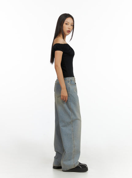 light-washed-baggy-jeans-il409