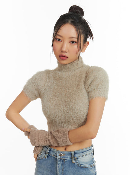 fuzzy-turtleneck-short-sleeve-sweater-cj429