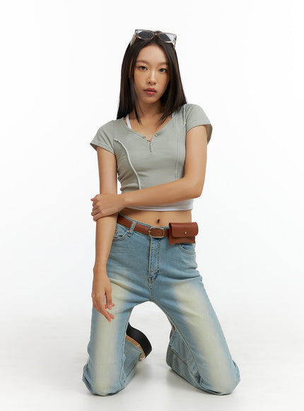 light-washed-slim-fit-bootcut-jeans-il409