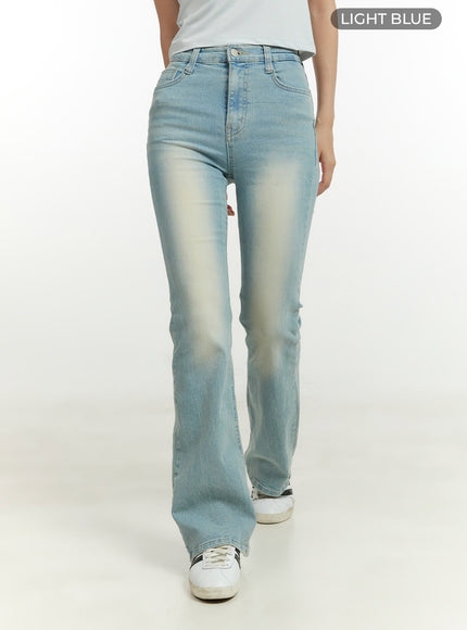 light-washed-bootcut-jeans-cu428