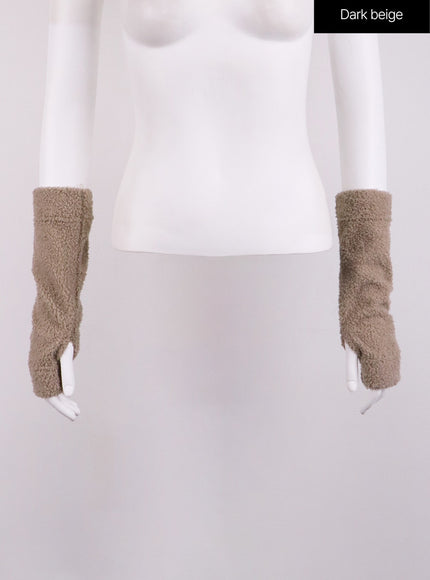 fuzzy-fingerless-arm-sleeves-cj429