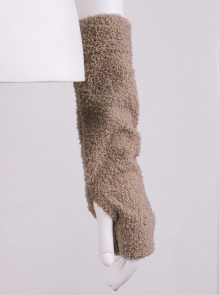 fuzzy-fingerless-arm-sleeves-cj429