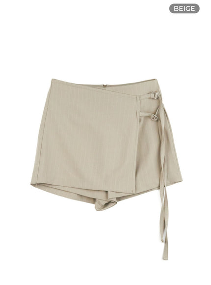 stripe-buckle-wrap-shorts-cl402 / Beige