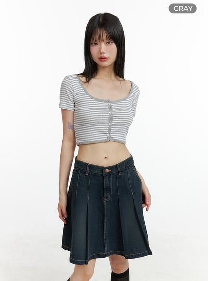 stripe-buttoned-crop-top-cl403 / Gray