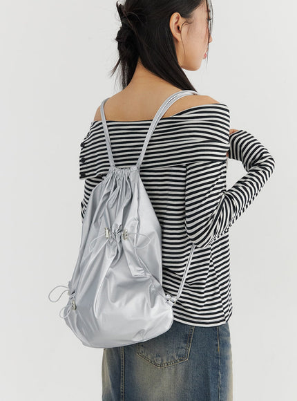 metallic-drawstring-backpack-co324 / Light gray