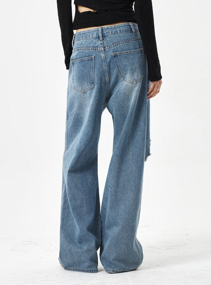 Ripped Mid-Wash Jeans CA310