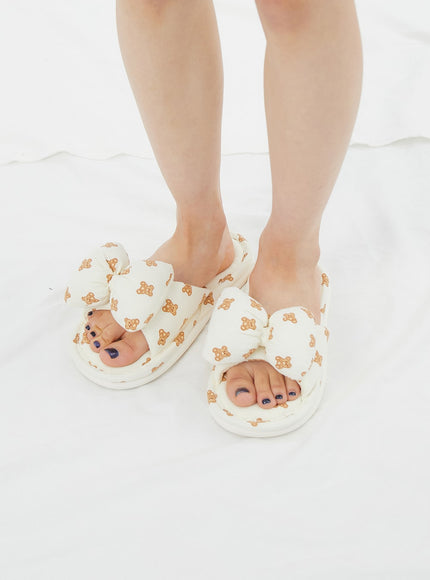 teddy-bow-slippers-iy323